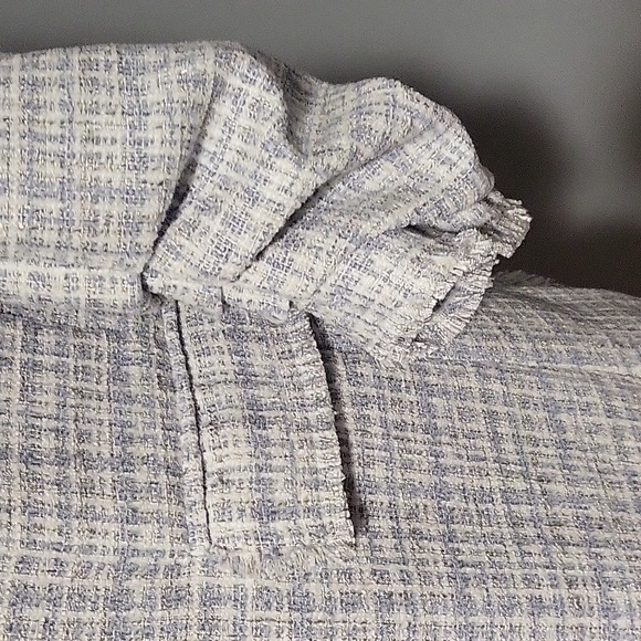 Maison d'Amelie Light Blue & White Plaid Cinched Sleeve Blazer - Size 8 - Picture 3 of 8